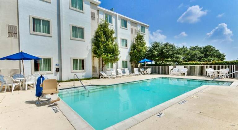 Motel 6 Lewisville, TX - Dallas — photo 2