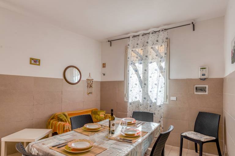 Holiday apartment with garden & patio | Garden view — photo 4
