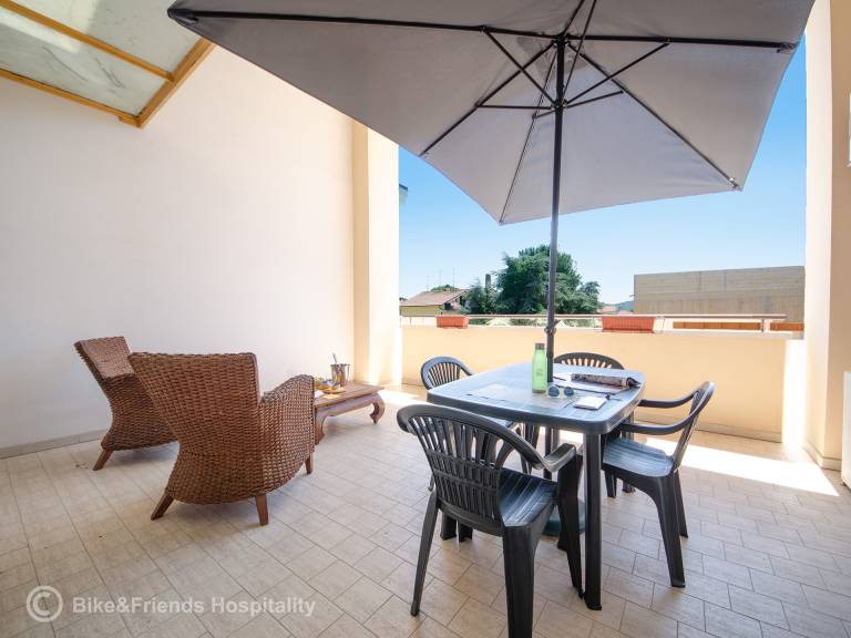 Holiday apartment with patio — photo 2