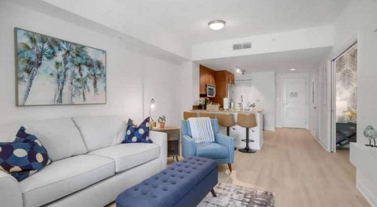 Stylish 1BR Condo Rooftop Pool Close to Beach in Boynton Beach, FL
