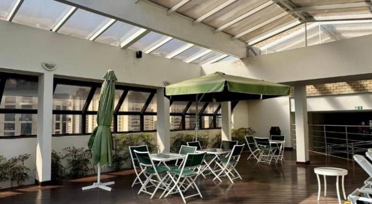 Apartment with pool — photo 4