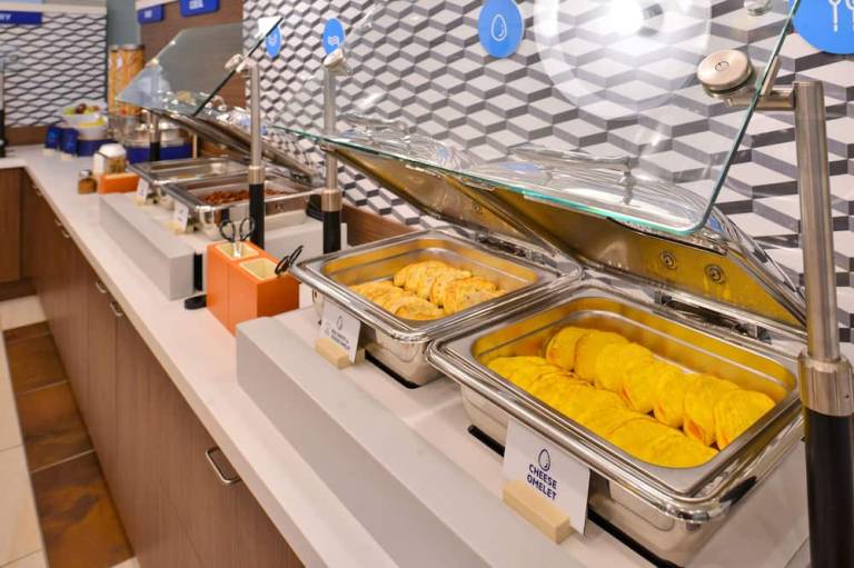 Holiday Inn Express & Suites West by IHG