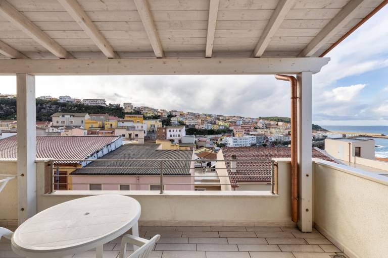 Apartment with terrace — photo 3