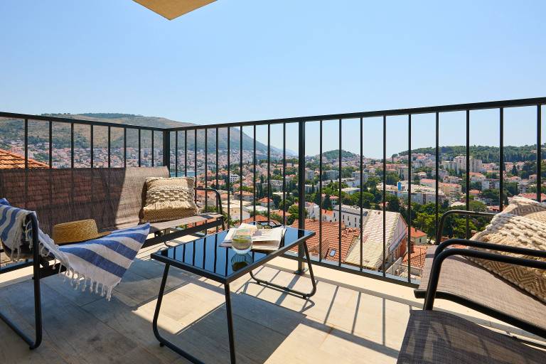 Rental apartment with terrace — photo 3