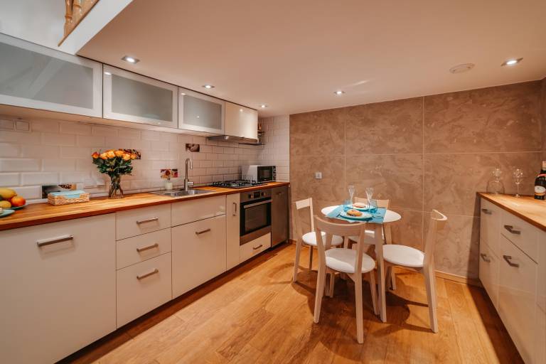 Lovely holiday apartment with yard | Near Main Square | Suitable for remote work | Dogs allowed — photo 5