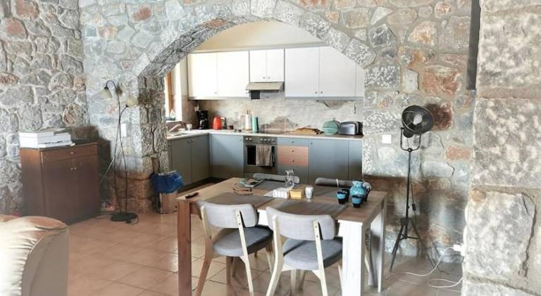Villa with grill, yard & private pool — photo 4