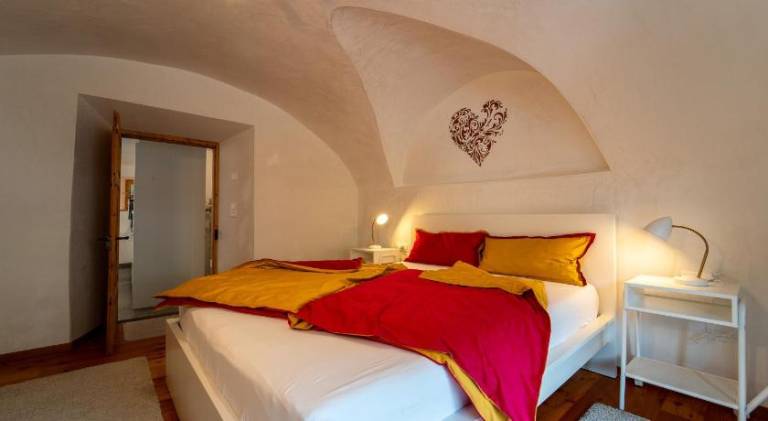Moderne helle Ferienwohnung 1-6 Pers - Chasa32 in Guarda in Scuol