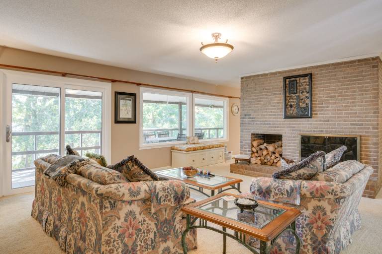 Waterfront Lake Hartwell Home < 1 Mi to Marina! — photo 2