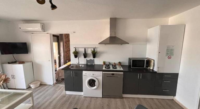 Apartment with patio | Close to the beach | Pets allowed in Cagnes-sur-Mer
