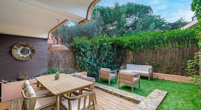 Le Cocon Tropezien - jardin prive, 5 minutes du port — photo 4