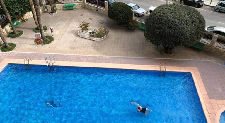 Apartment with pool — photo 5