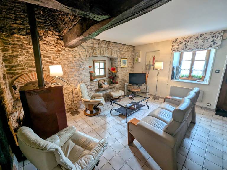 Pleasant cottage with grill & yard | Pet-friendly — photo 2