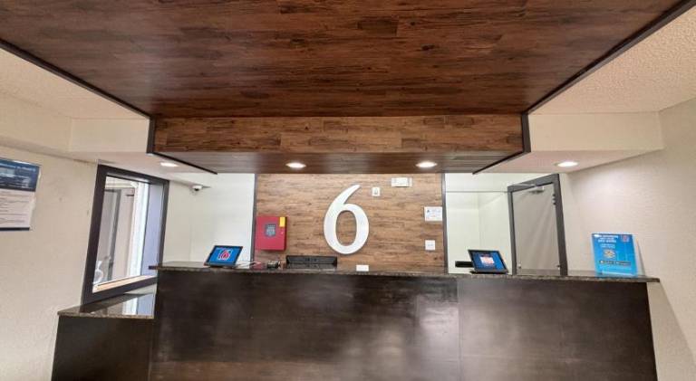 Studio 6 Suites Charlotte, NC-Northlake — photo 3