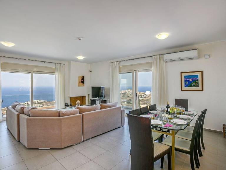Family-friendly pleasant villa with pool, BBQ & yard | Suitable for remote work | Pets allowed — photo 2