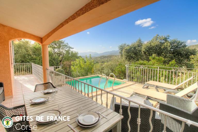 Gite with pool, terrace & yard | Mountain view | Pets allowed — photo 2