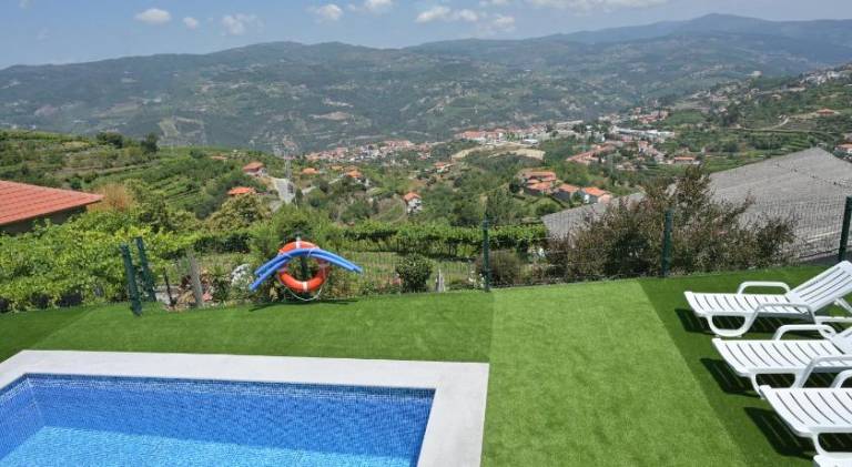 Vacation home with private pool & yard — photo 3