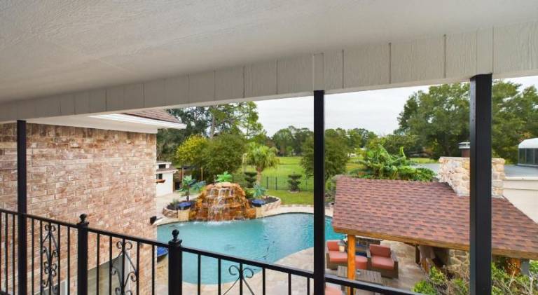 Fully equipped vacation home with jacuzzi, private pool & yard | Perfect for remote work | Pet-friendly — photo 5