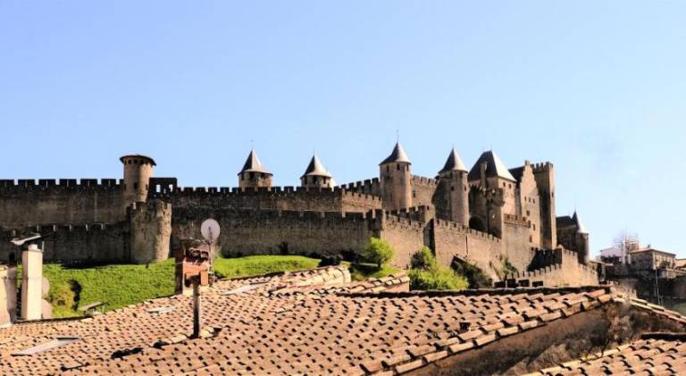 Holiday apartment with patio in Carcassonne