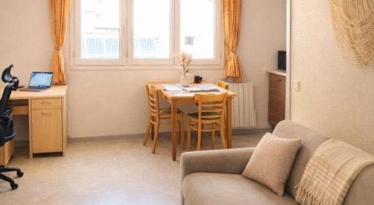 Rental apartment with 1 room for 2 persons in Gieres