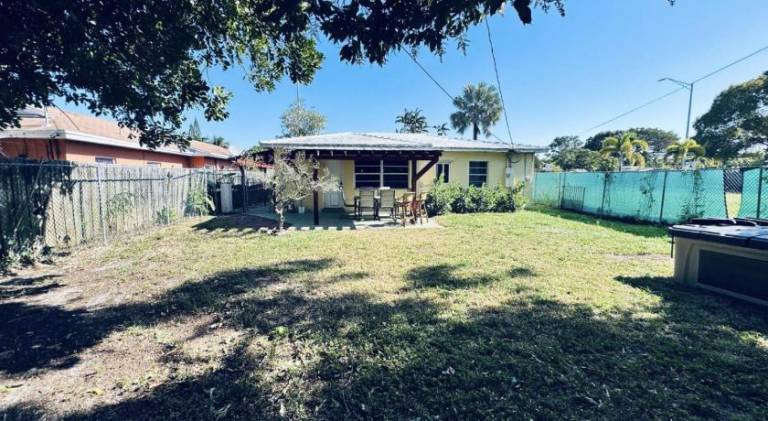 Charming villa | Dogs allowed in Fort Lauderdale, FL