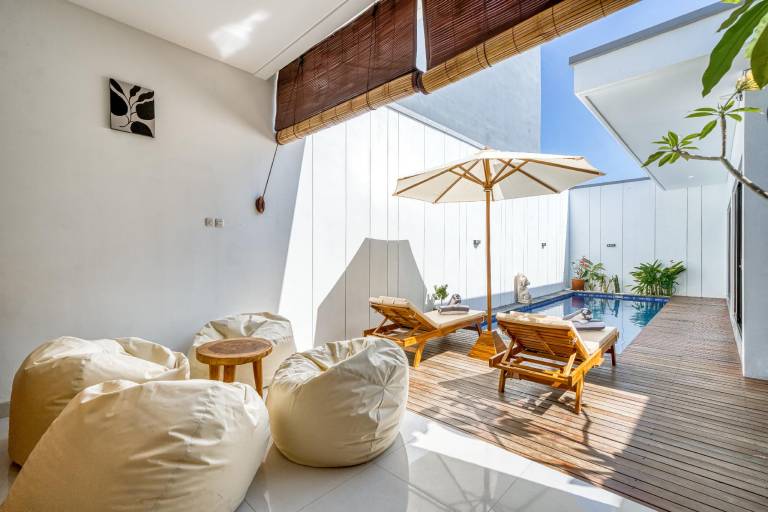 Beautiful villa with patio, private pool & yard | Suitable for remote work | Pet-friendly — photo 3
