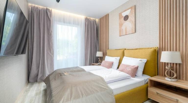 Apartment with pool & jacuzzi — photo 2