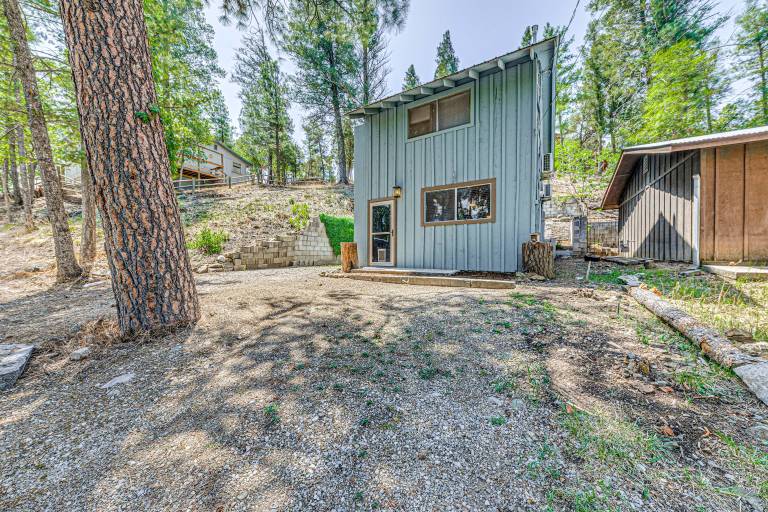 < 1 Mi to Grindstone Lake: Cabin w/ Large Yard! — photo 3