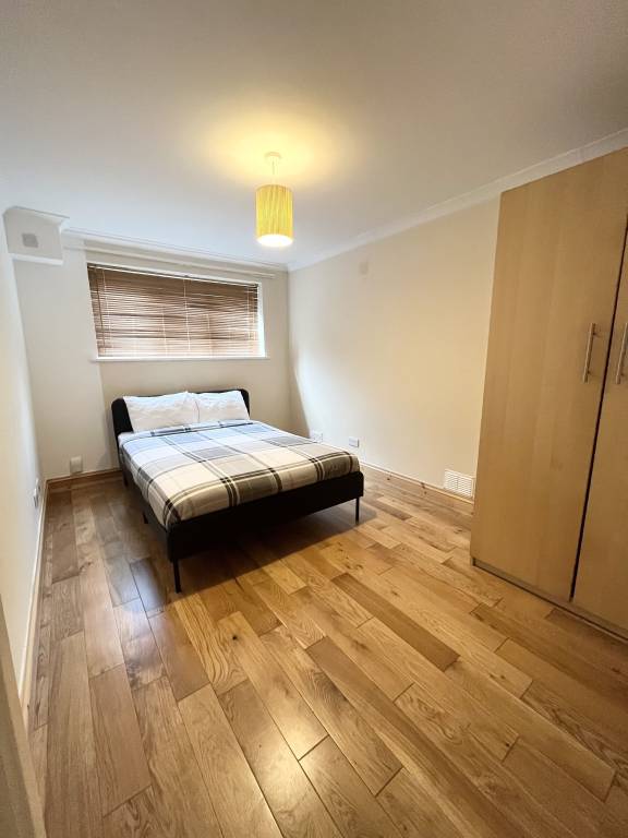 Apartment Thames Ditton