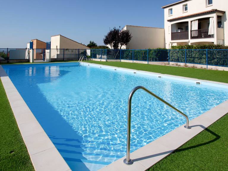 Beautiful apartment with pool, terrace & yard | Next to the beach | Pets are welcome — photo 4