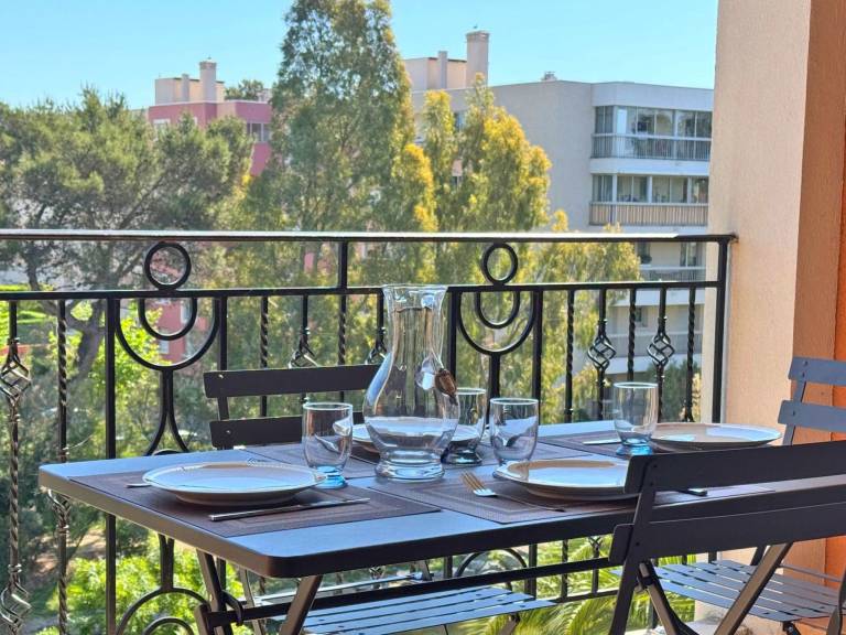 Fully equipped wonderful holiday apartment with patio, pool & yard | Nature view | Beach nearby | Pets are welcome — photo 4