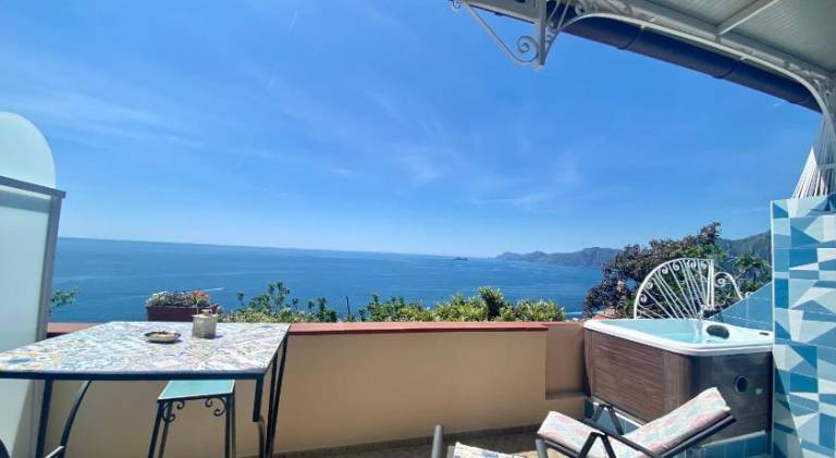Child-friendly lovely rental apartment with terrace & hot tub | Next to the beach | Pet-friendly — photo 3