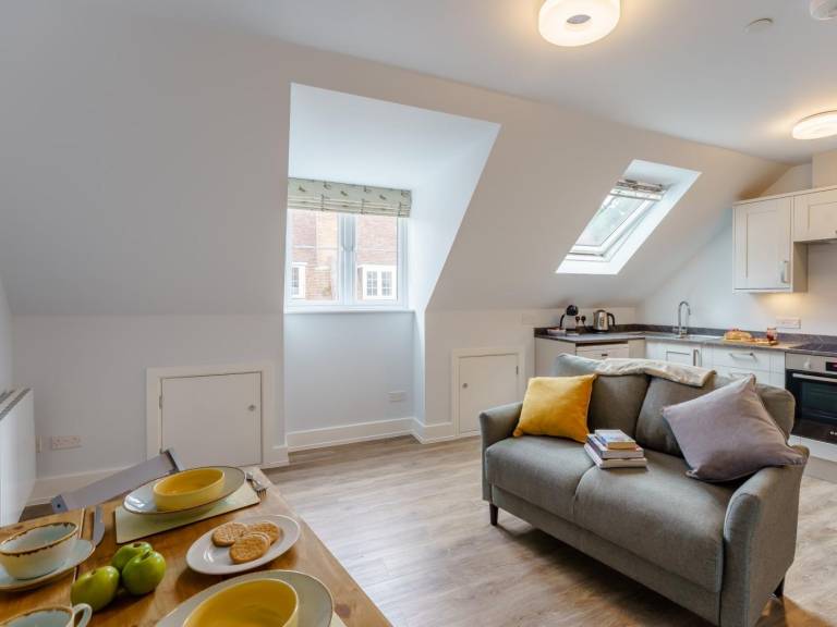 Lovely apartment with patio | Pet-friendly — photo 3