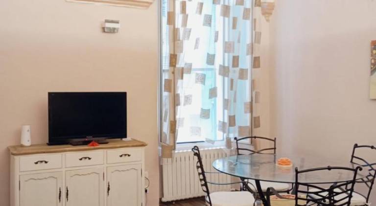 Pleasant holiday apartment | Beach nearby | Pets allowed in Sanremo