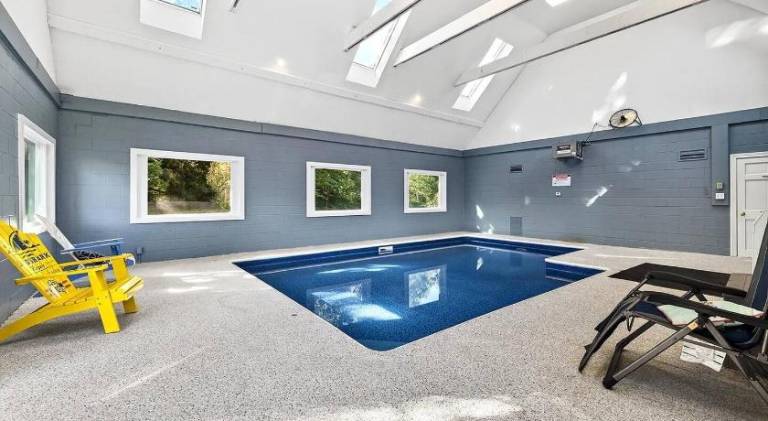 Lakefront Group Stay, Sleeps 19, Indoor Pool, Hot Tub, Arcades — photo 5