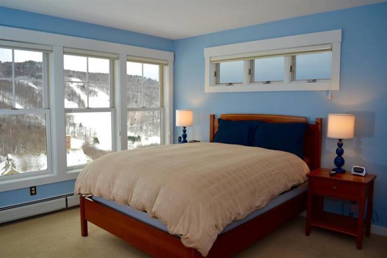 Family-friendly condo with heated pool, hot tub & sauna | Mountain view | Pets allowed — photo 4