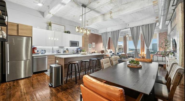 Apartment with pool | Near Pioneer Park — photo 2