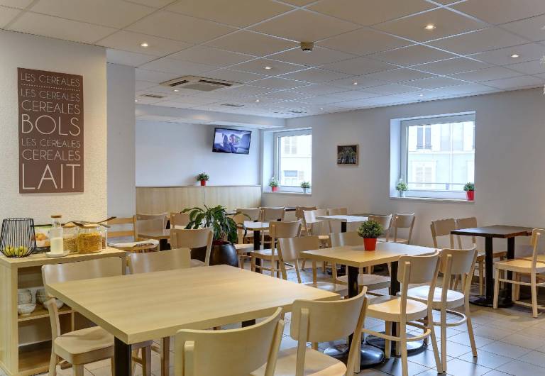 B&B HOTEL Reims Centre Gare — photo 4