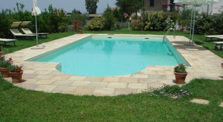 Holiday apartment with pool — photo 3