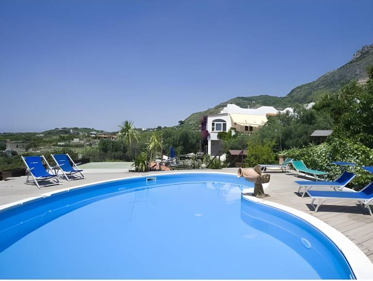 Children-friendly lovely farm with pool, patio & yard | Dogs allowed — photo 2