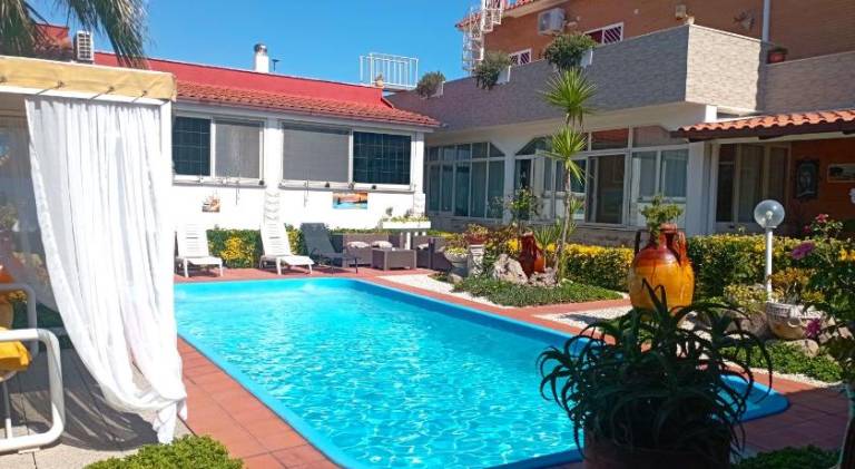 Vacation home with pool in Fiumicino