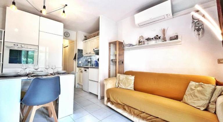 Holiday apartment with private pool, yard & terrace — photo 2