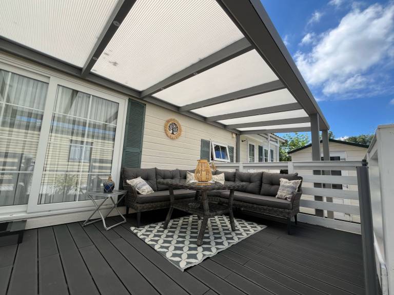 Vacation home with pool, patio & garden | Close to the beach | Pets are welcome — photo 2