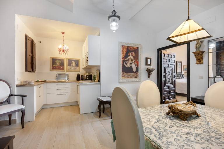 Holiday apartment with fast internet | City view — photo 5