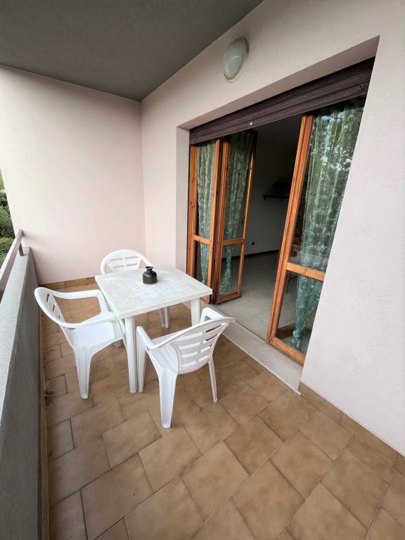 Rental apartment with patio — photo 5