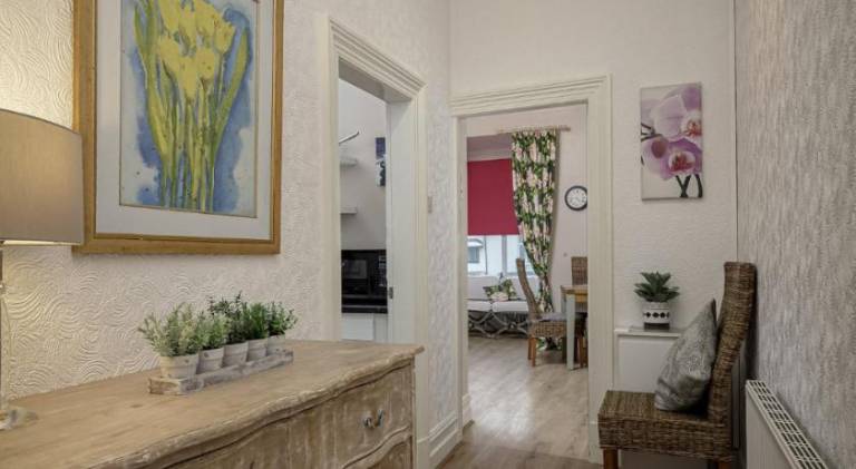 Holiday apartment with BBQ & garden — photo 2