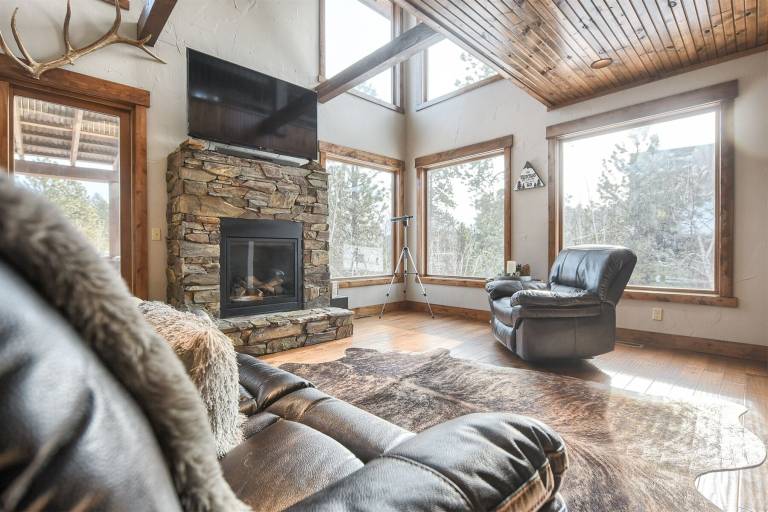 Cabin  Lead