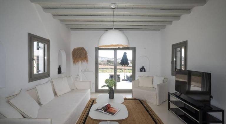 Villa with terrace, garden & jacuzzi — photo 2