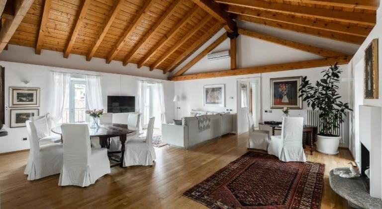 Rental apartment | Next to Como Cathedral — photo 2