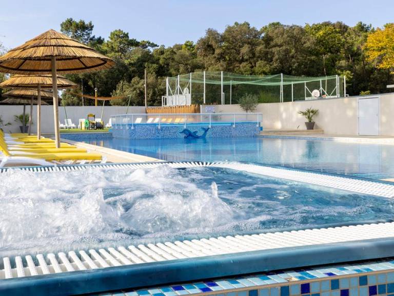 Family-friendly unusual rental with terrace & heated pool | Pets allowed — photo 3