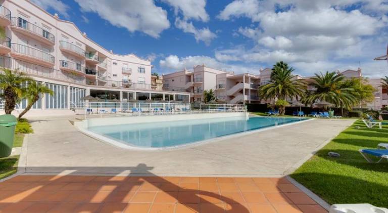 Fully equipped pleasant rental apartment with patio & private pool | Close to the beach | Dogs allowed — photo 3